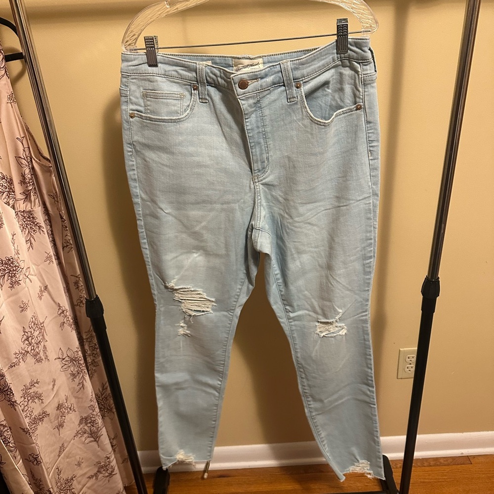 Universal Thread Light Blue Boyfriend Jeans